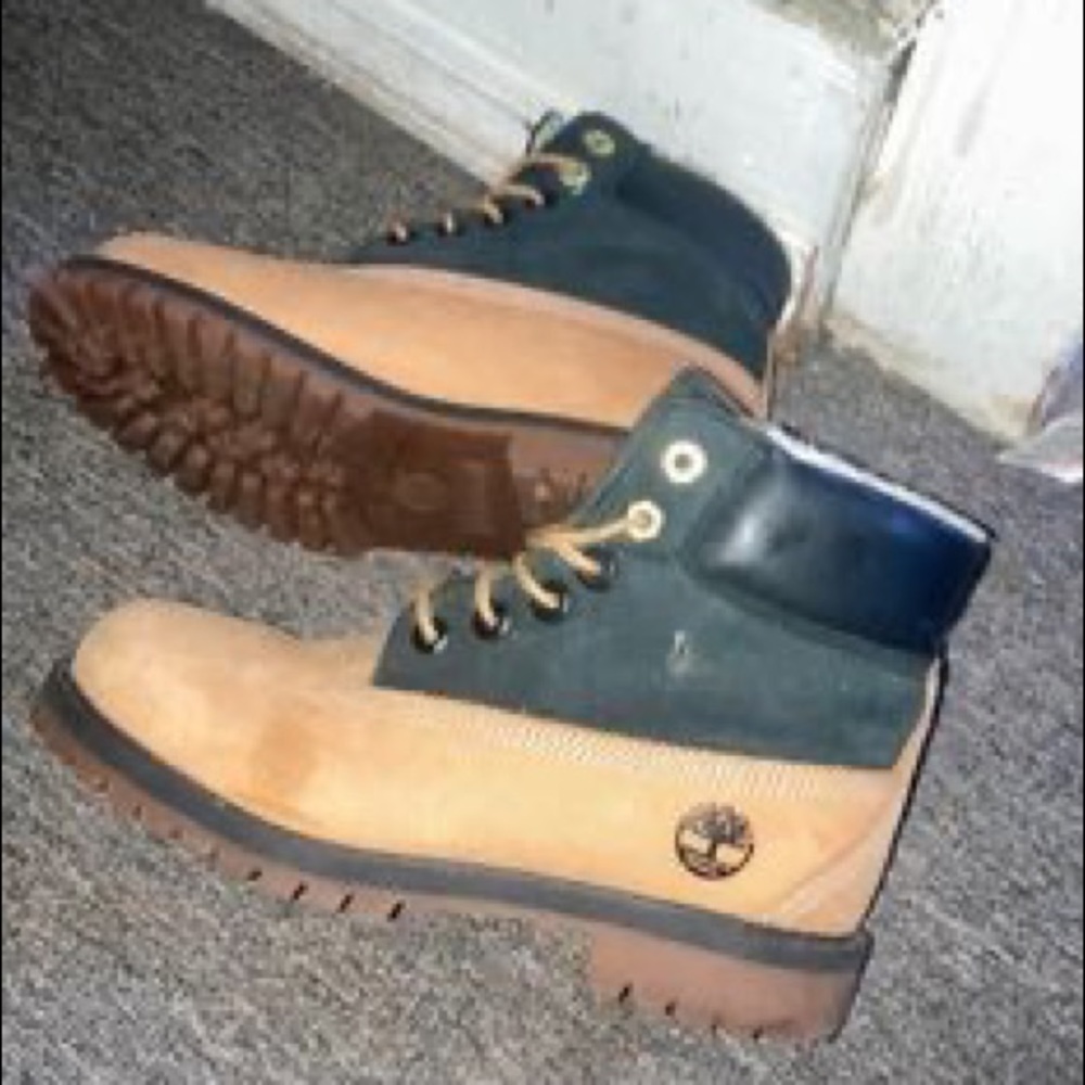 Womens boots size 5